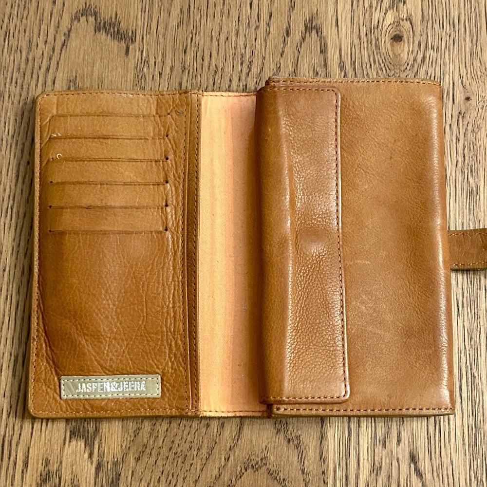 Beaded Leather Wallet - Picture 7 of 7